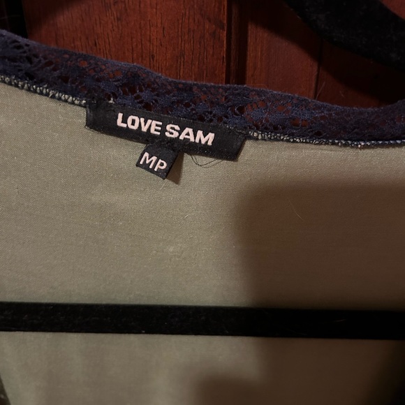 Beautiful Dress “Love Sam” Medium Petite - Picture 3 of 3
